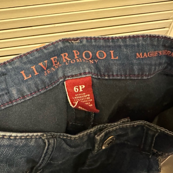 Liverpool Maggie Bermuda Jean shorts 6 petite - Picture 3 of 4